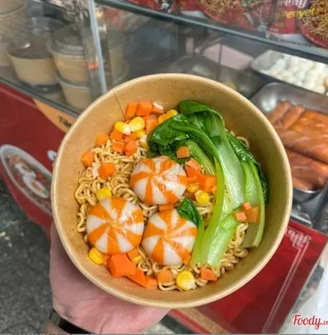Hình ảnh Mì Trộn Viên Thả Lẩu