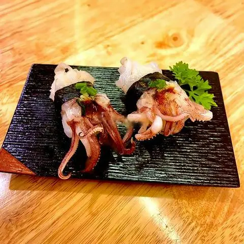 Hình ảnh Nigiri đầu mực (1 Viên)