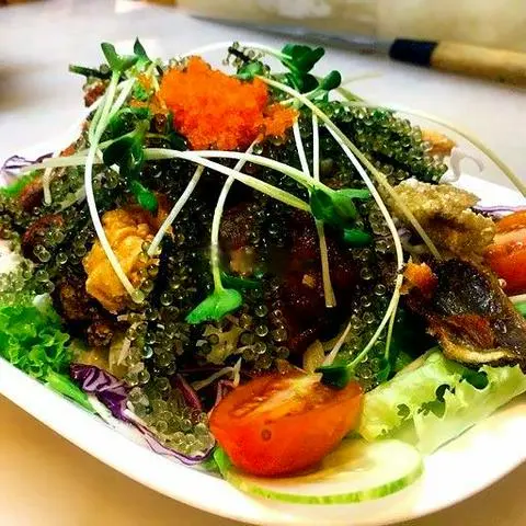 Hình ảnh  Salad Da Cá Hồi Chiên Giòn - Salmon Skin Salad