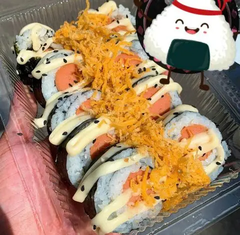 Hình ảnh kimbap xúc xích chà bông