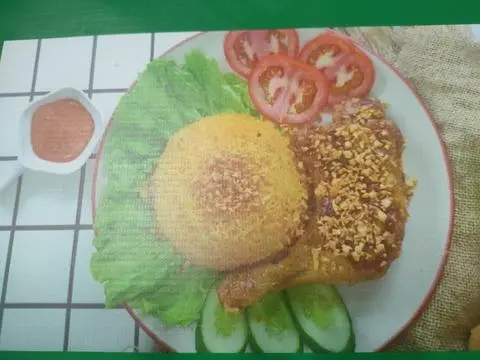 Hình ảnh cơm chiên đùi gà lớn mắm tỏi 