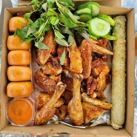 Hình ảnh Gà Nướng Bánh Bao 1/2 Con Mr Bắp 