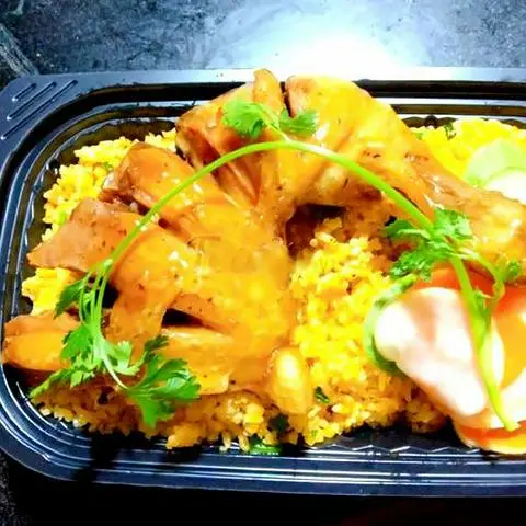 Hình ảnh Cơm đùi gà xối mỡ