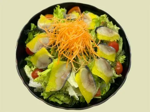 Hình ảnh Salad cá trích ép trứng 