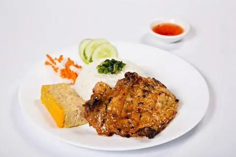 Hình ảnh Cơm tấm sườn nướng