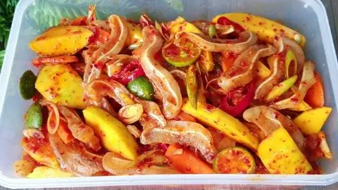 Hình ảnh Tai heo sốt thái