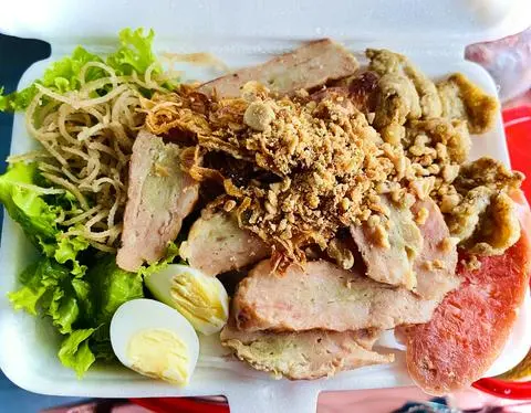 Hình ảnh Phở nem nướng trộn