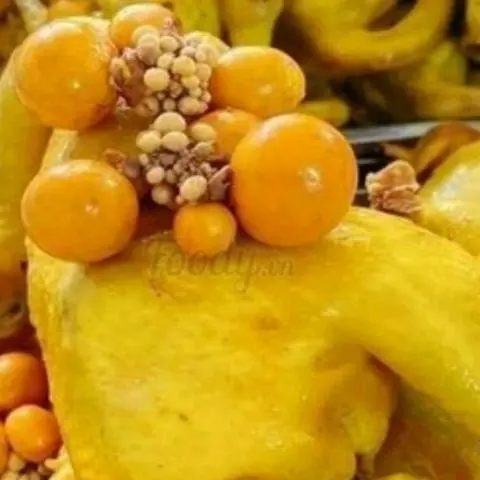 Hình ảnh Gà Ủ Muối 1/2 Con ÔM TRỨNG + Tặng Trà Trái Cây