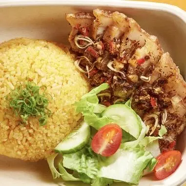 Hình ảnh Cơm ba rọi chiên mắm tỏi