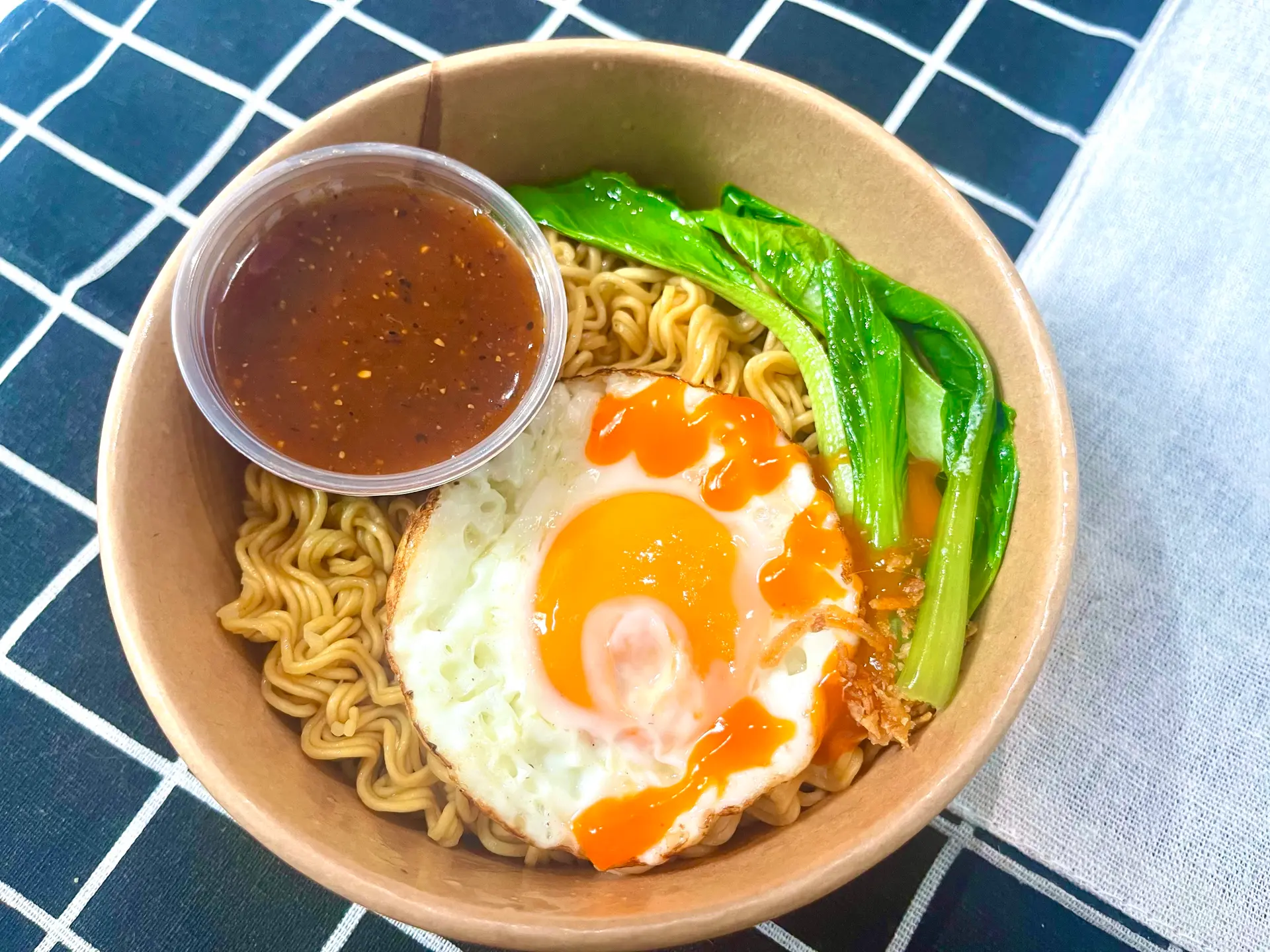 Hình ảnh Mì 1 trứng - sốt sate đặc biệt