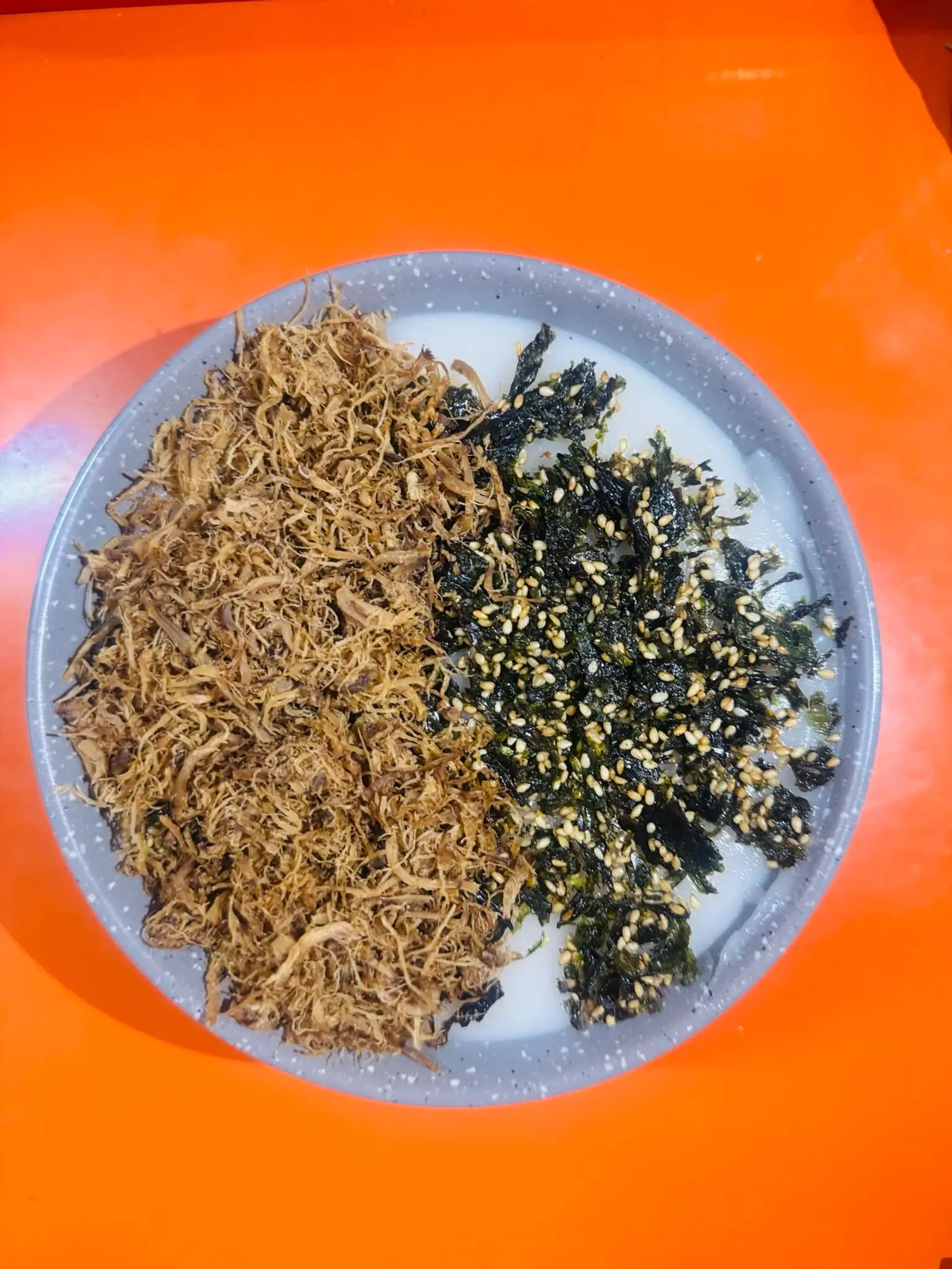 Hình ảnh cháo nấm rong biển