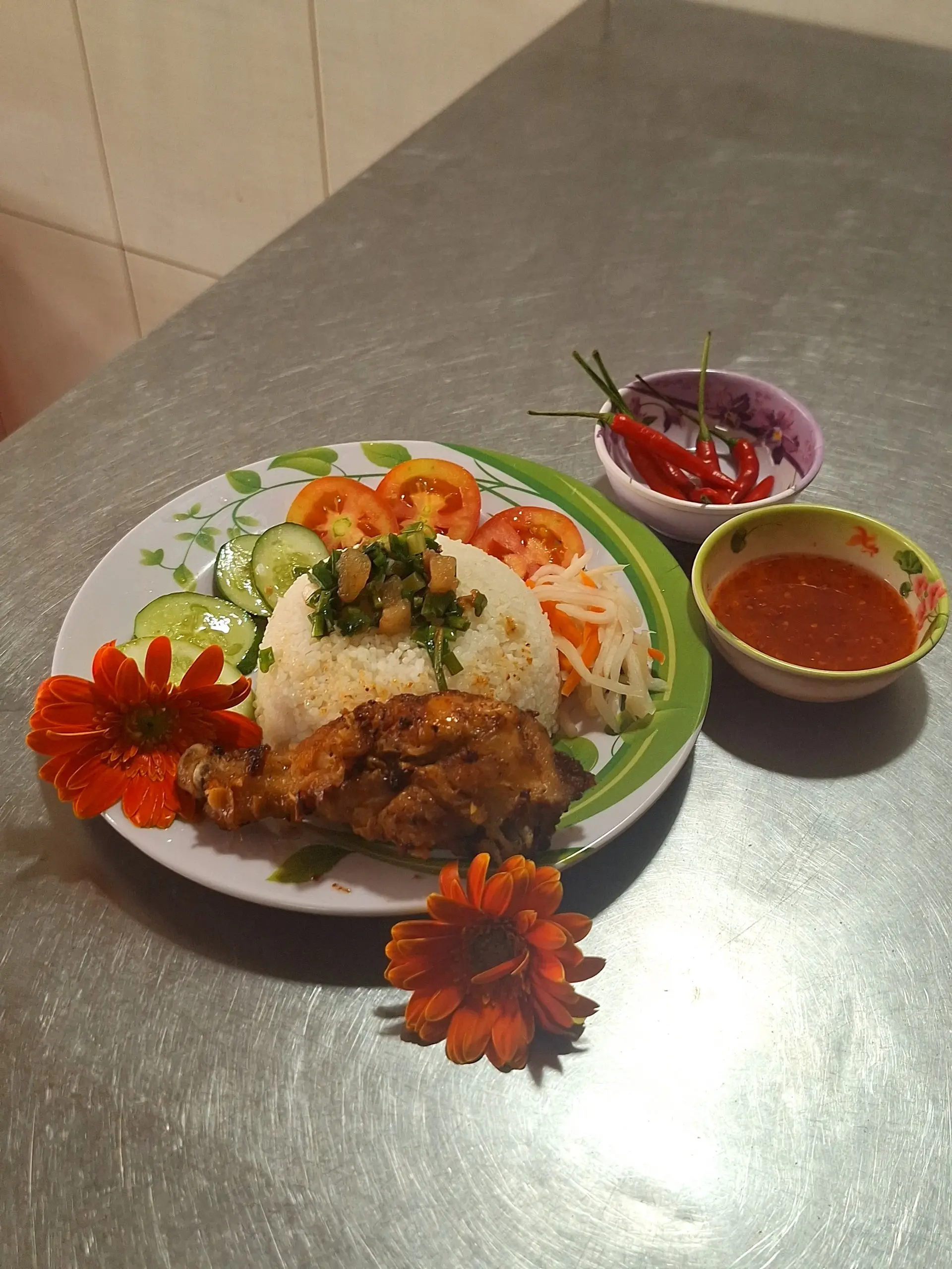 Hình ảnh Cơm tấm đùi gà 