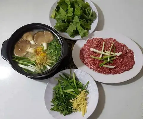 Hình ảnh Cháo bò bằm trứng nấm