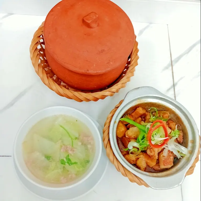 Hình ảnh Cơm Niêu Thịt Kho Tiêu & Canh