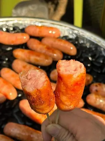 Hình ảnh Mì trộn Lạp Xưởng