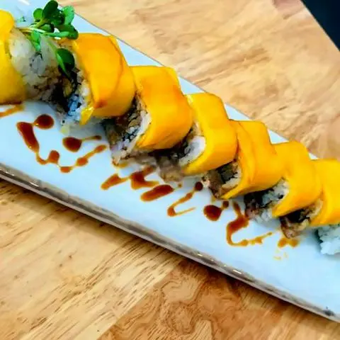 Hình ảnh Cuộn lươn phủ xoài