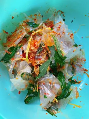 Hình ảnh Bánh tráng trộn sẵn thập cẩm