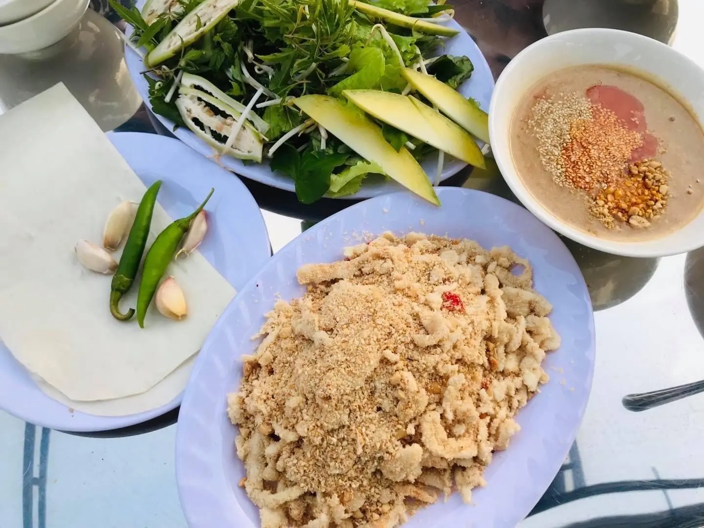Hình ảnh Gỏi Cá Trích Khô Phần Vừa 2 Người Ăn 