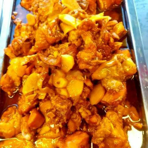 Hình ảnh Cơm gà kho gừng