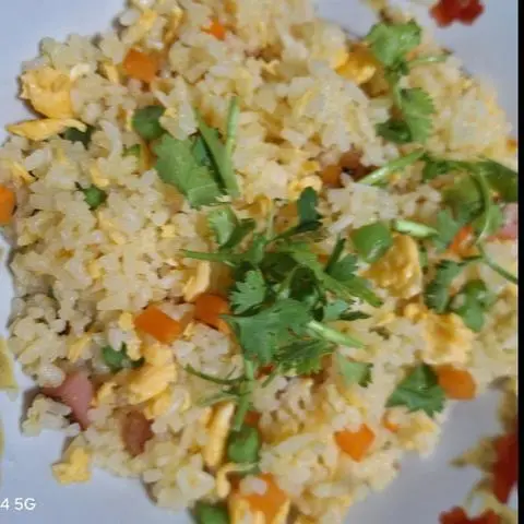 Hình ảnh cơm chiên dương châu ( tặng kèm nước súp)