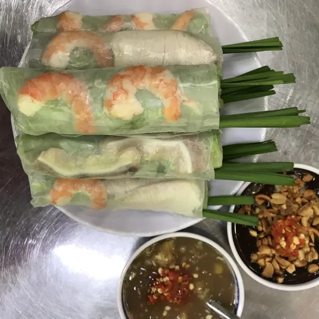 Hình ảnh Cuốn Tôm Tai Heo 
