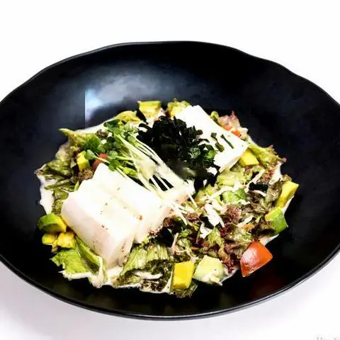 Hình ảnh Tofu avocado salad