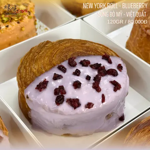 Hình ảnh New York Roll - Sừng Bò Mỹ ( Việt Quất )
