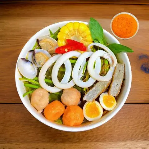 Hình ảnh Bún Thái cay mực