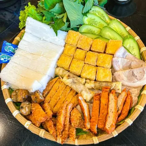 Hình ảnh Bún Đậu Tá Lả & chân gà sả tắc size vừa