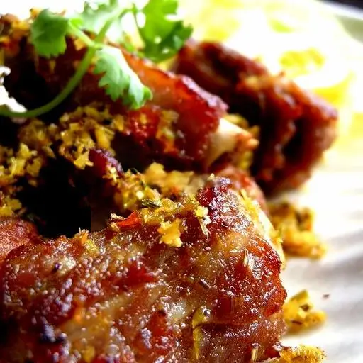 Hình ảnh Cơm ba rọi chiên muối ơt 
