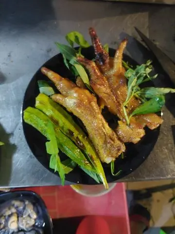 Hình ảnh Chân gà nướng sate