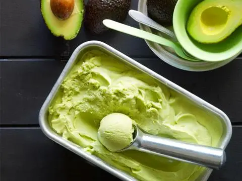 Hình ảnh KEM BƠ SẦU RIÊNG HỘP