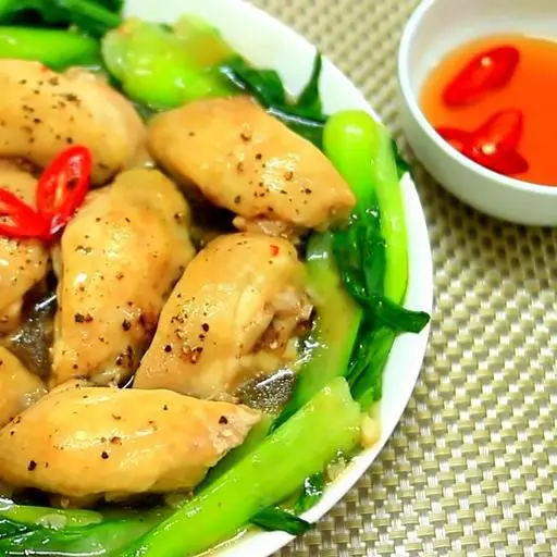 Hình ảnh Cơm Gà Hấp + Muối Tiêu Chanh