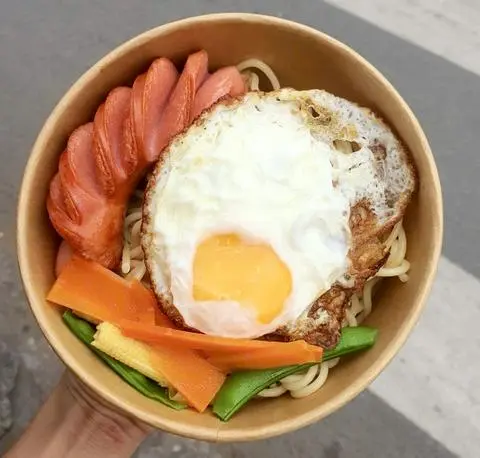 Hình ảnh Mỳ Ý trứng, xúc xích