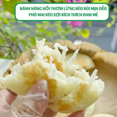 Hình ảnh Bánh sắn cốt dừa phô mai kéo sợi