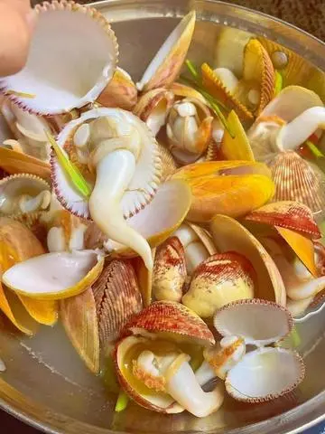 Hình ảnh Sò dương láng vàng hấp Thái