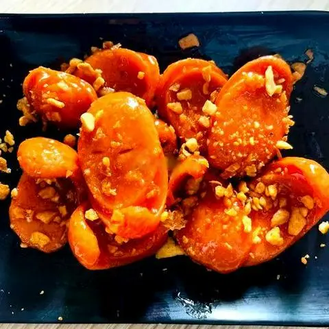 Hình ảnh Xúc xích sốt mắm tỏi