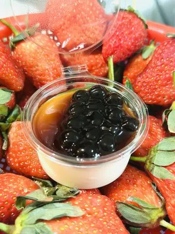 Hình ảnh Panna cotta trân châu đường đen