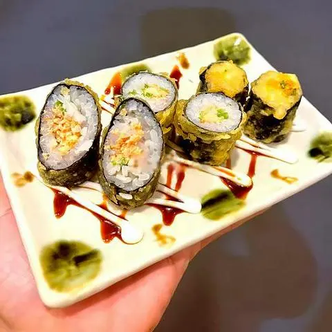 Hình ảnh Cuộn cá hồi Tempura