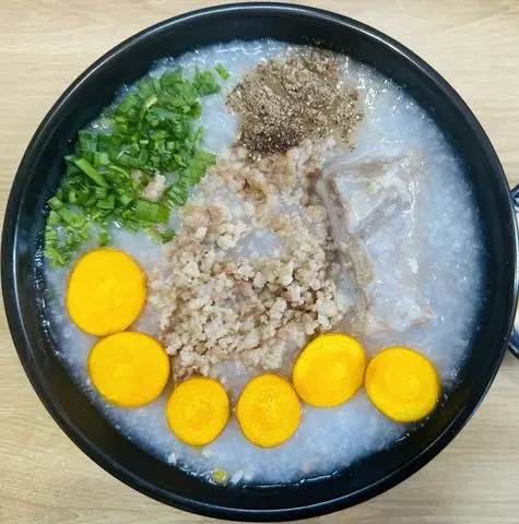 Hình ảnh Cháo sườn trứng gà non