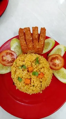 Hình ảnh cơm chiên sườn ram nguyên miếng 