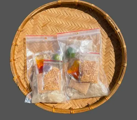 Hình ảnh Bánh tráng muối nhuyễn tỏi phi