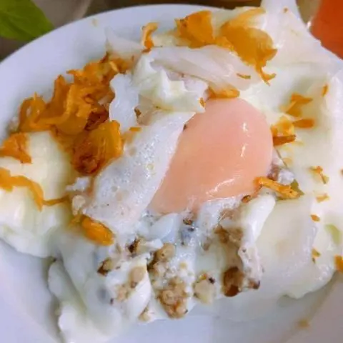 Hình ảnh Bánh Cuốn Trứng Lòng Đào