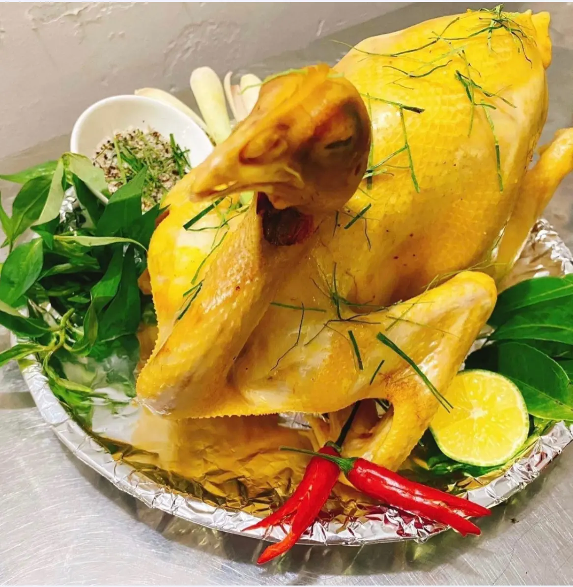 Hình ảnh Gà Tre Hấp Lá Chanh - Nhỏ