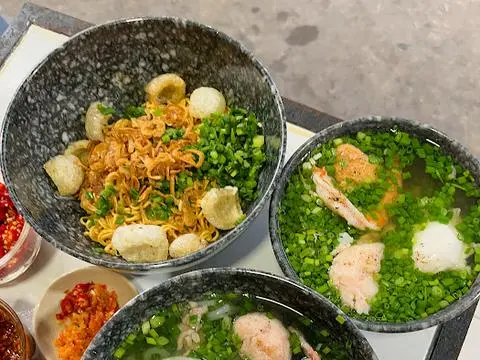 Hình ảnh Mì trộn bò tôm