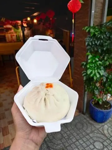 Hình ảnh Bánh Bao Trứng Cút và Xá Xíu