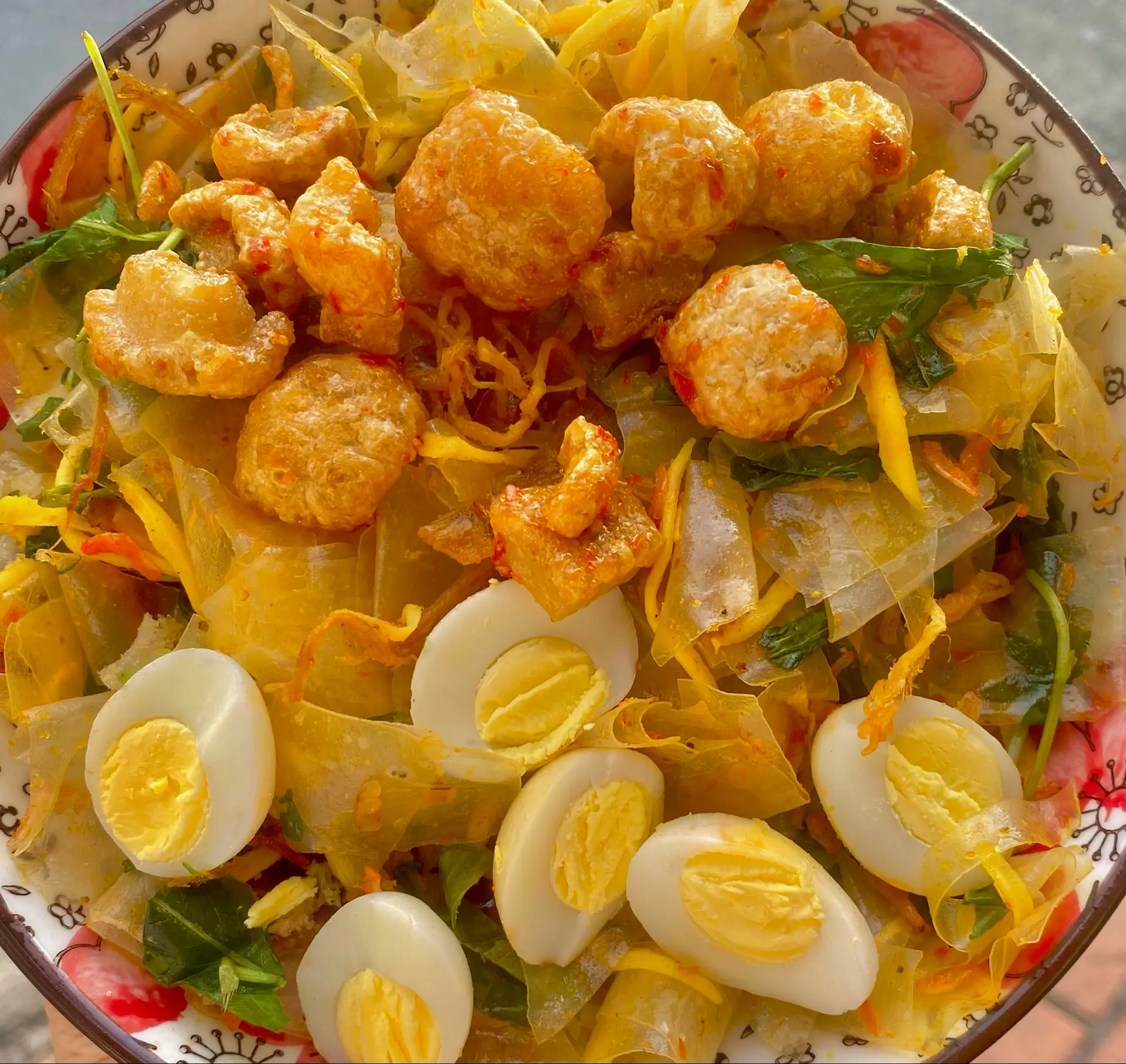 Hình ảnh Bánh Tráng Trộn Tóp Mỡ
