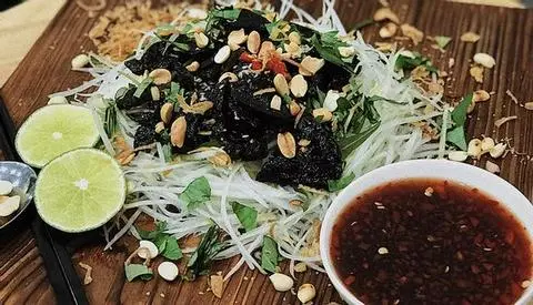 Hình ảnh Gỏi Đu Đủ Khô Bò Đen