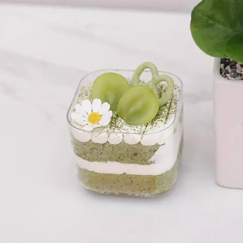 Hình ảnh Bánh Matcha Trà Xanh Kem Sữa Tươi