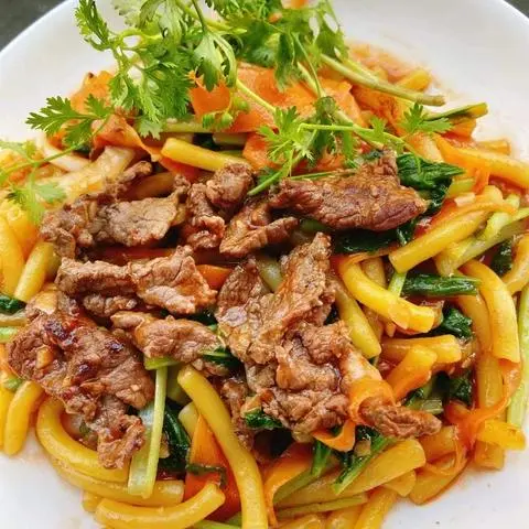 Hình ảnh NUI XÀO + BÒ PHI LÊ + TRỨNG ỐP LA+ CẢI NGỌT XÀO TỎI